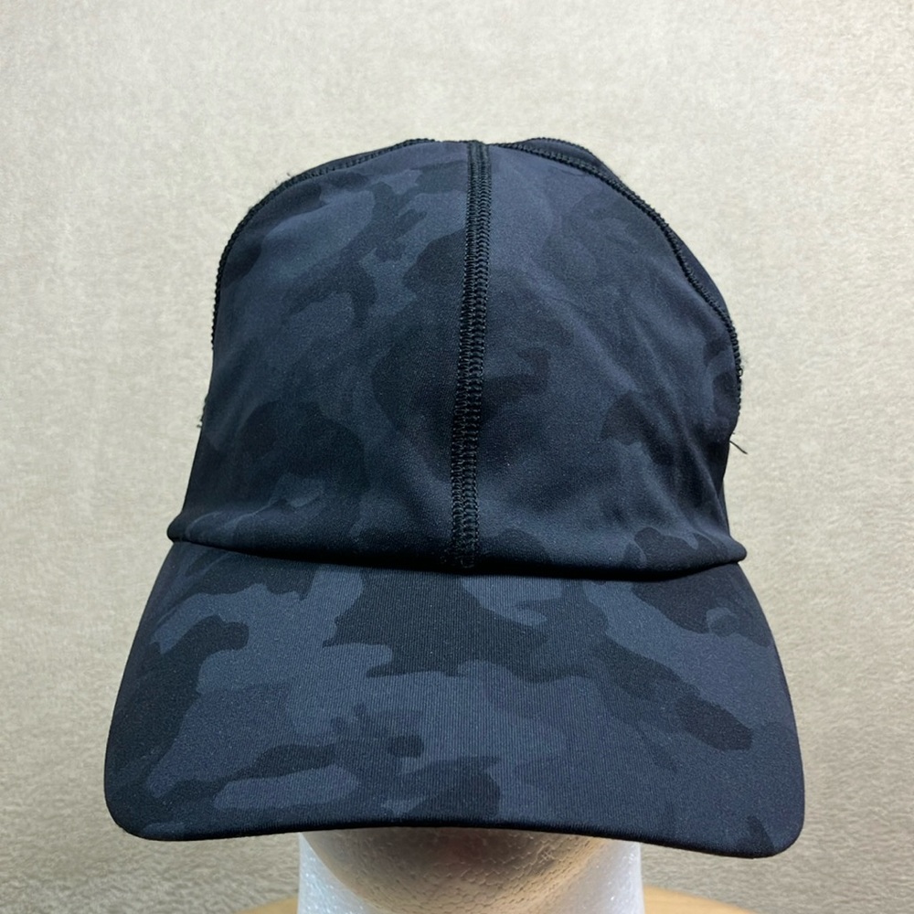 Lululemon Athletic Black Camo Sport Outdoor Gym‎ Running Cap Hat size M / L